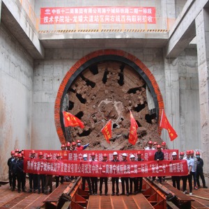 首個(gè)盾構(gòu)區(qū)間雙線(xiàn)貫通